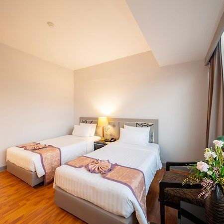 New Season Hotel Hatjaj Kültér fotó