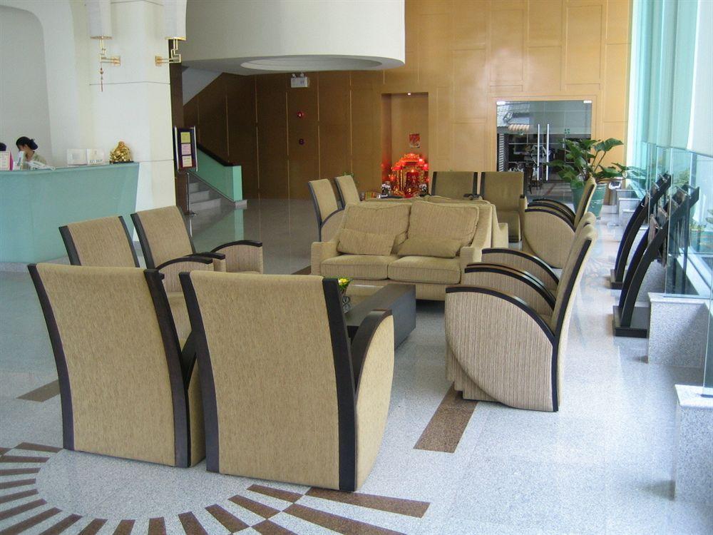 New Season Hotel Hatjaj Kültér fotó