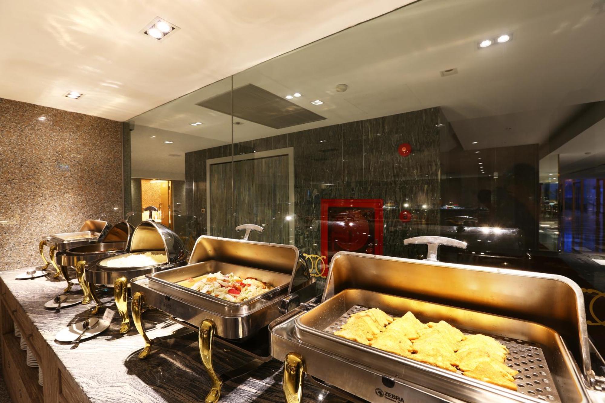 New Season Hotel Hatjaj Kültér fotó