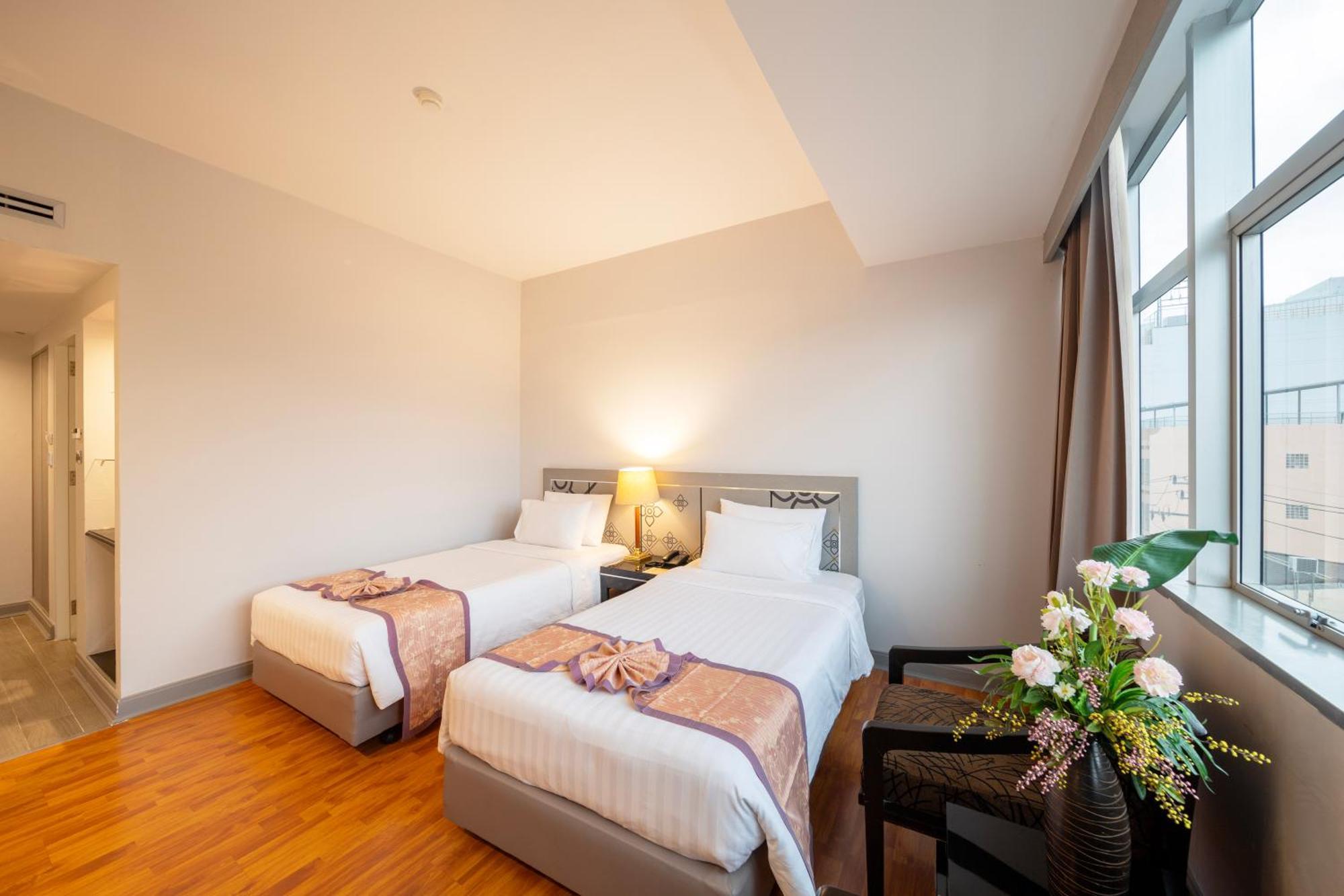 New Season Hotel Hatjaj Kültér fotó