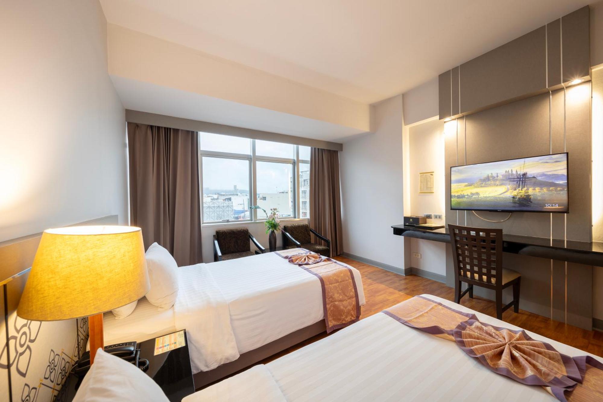 New Season Hotel Hatjaj Kültér fotó