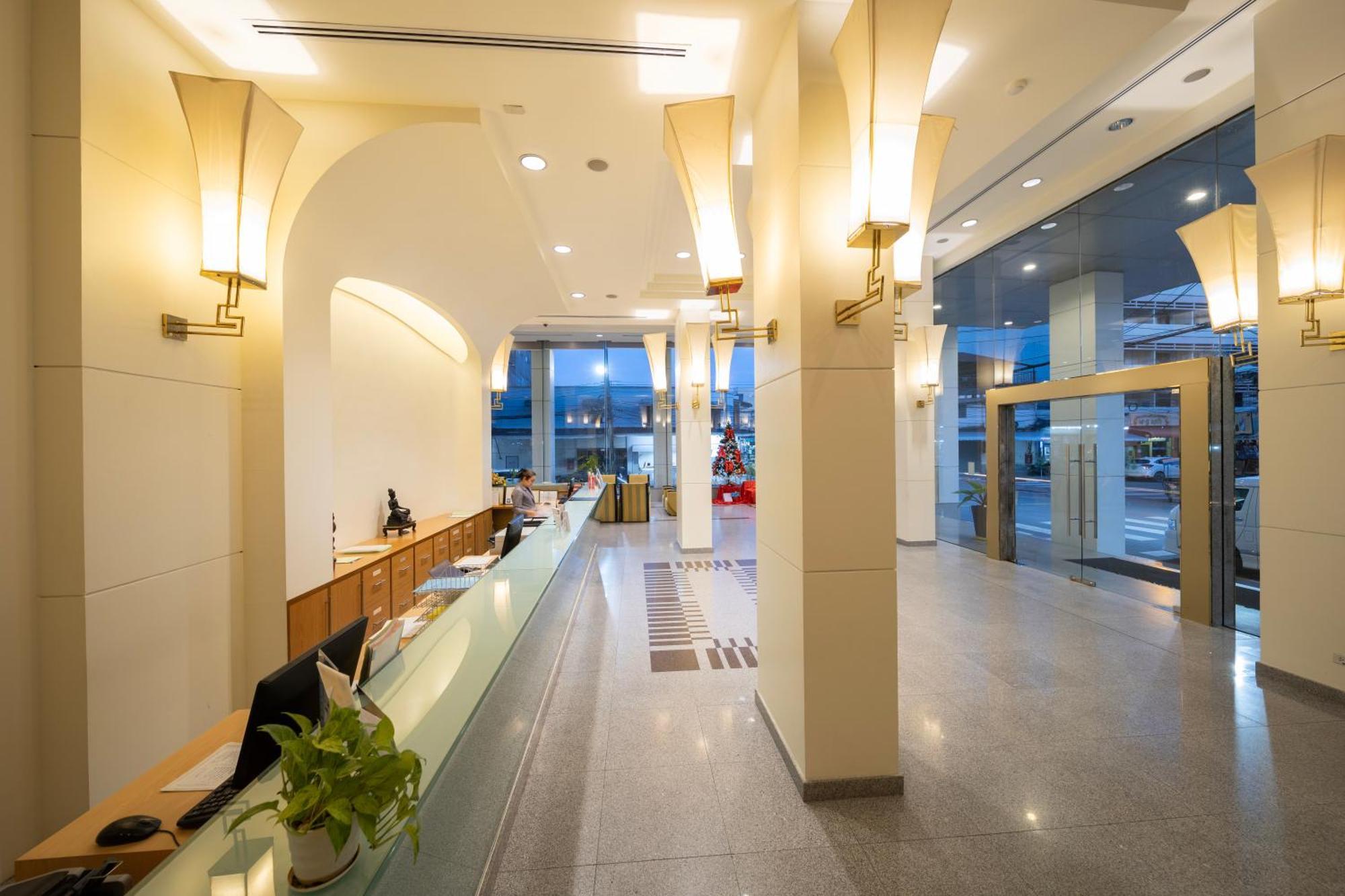 New Season Hotel Hatjaj Kültér fotó