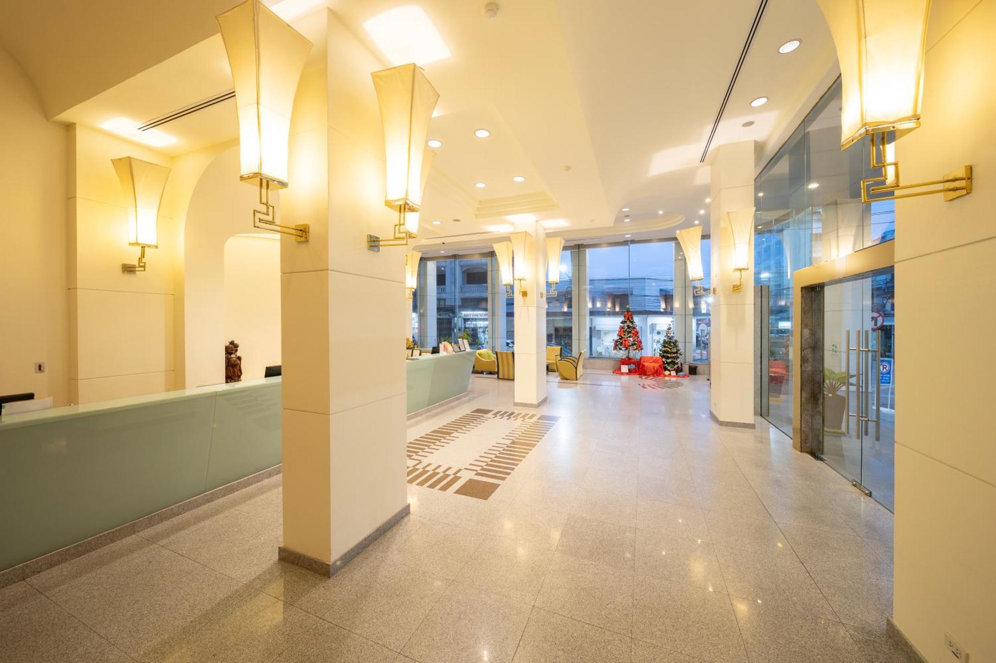 New Season Hotel Hatjaj Kültér fotó
