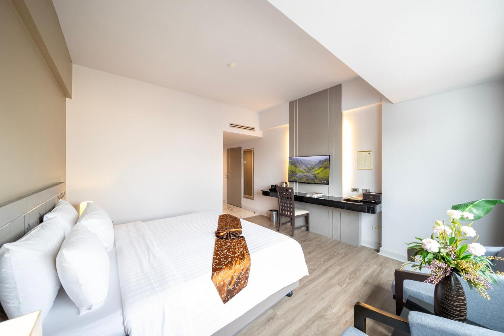 New Season Hotel Hatjaj Kültér fotó