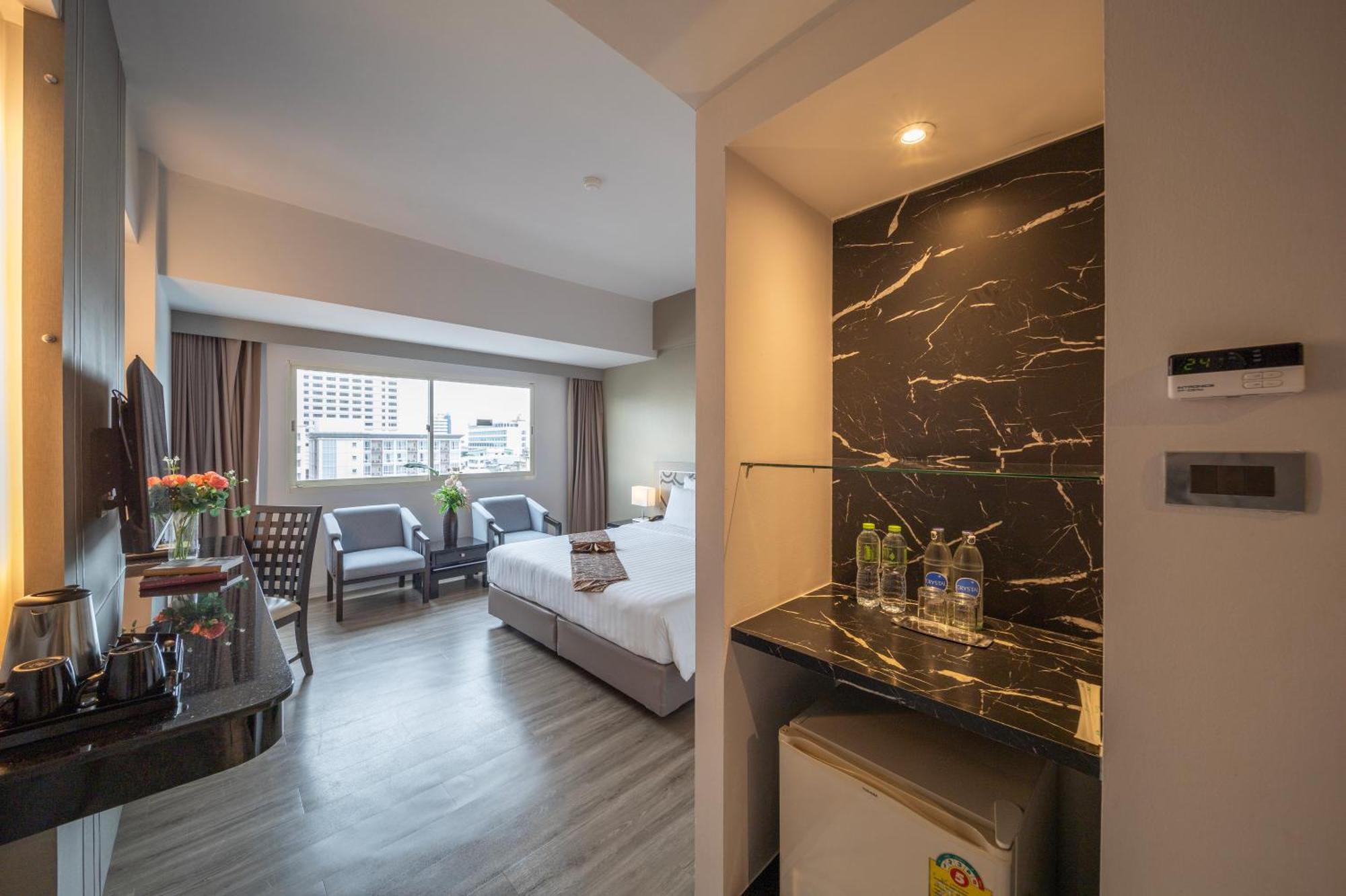 New Season Hotel Hatjaj Kültér fotó