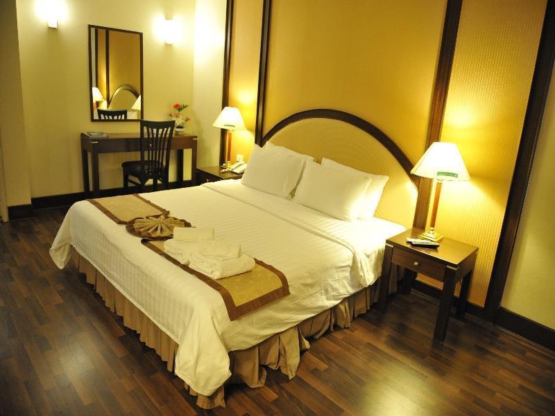 New Season Hotel Hatjaj Kültér fotó