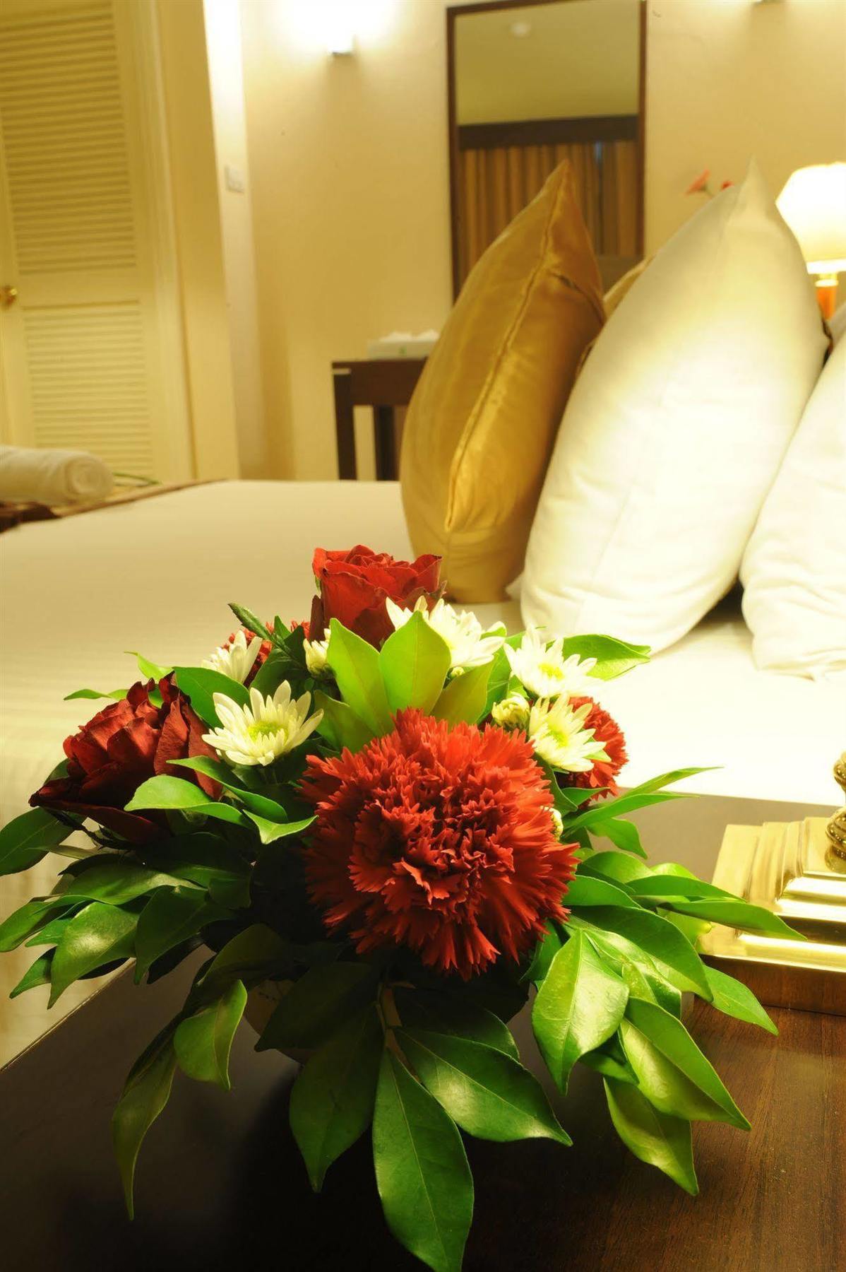 New Season Hotel Hatjaj Kültér fotó